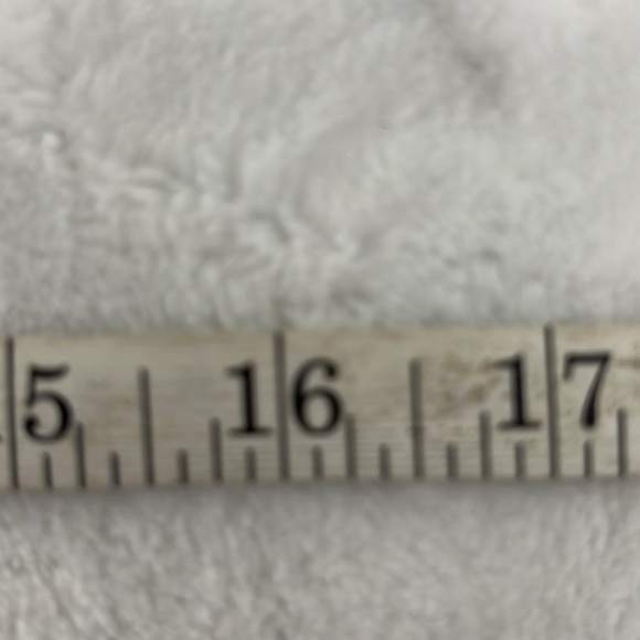 Ann Taylor LOFT White Curvy Crop Contoured to flatter hip and thigh - Picture 6 of 7